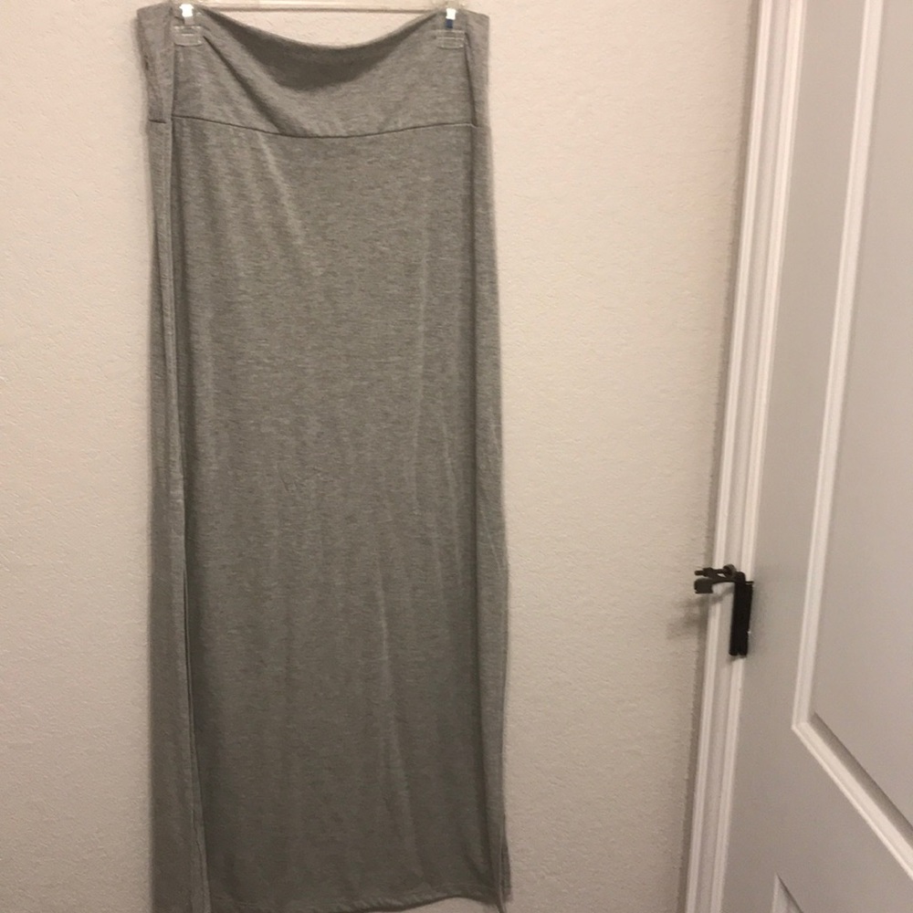 Maxi light-grey skirt